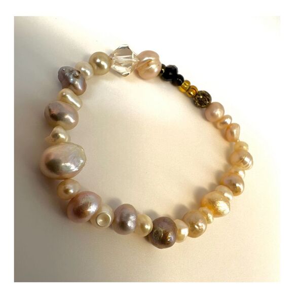 Pearl beaded  stretchy bracelet - Picture 9 of 10